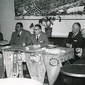 Tavolo di presidenza d una riunione Nazionale (50-60?)